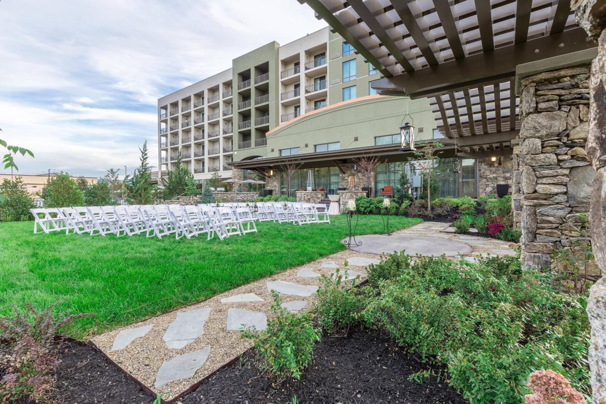 מלון Courtyard By Marriott פיג'ן פורג' מראה חיצוני תמונה