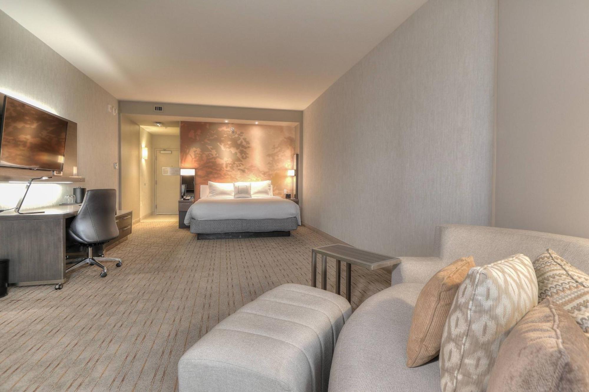 מלון Courtyard By Marriott פיג'ן פורג' מראה חיצוני תמונה
